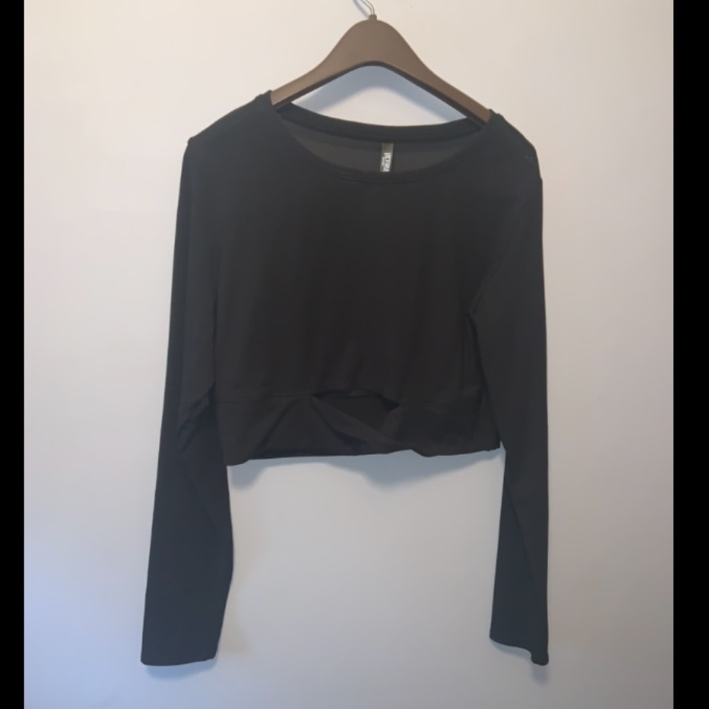 VS WORKOUT CROP TOP